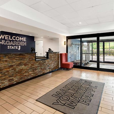 Hampton Inn Pennsville Экстерьер фото