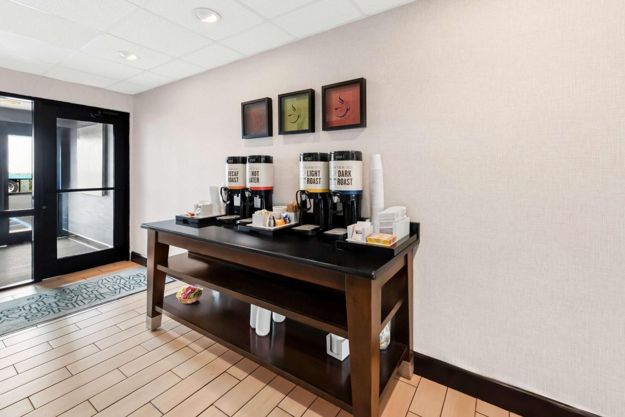 Hampton Inn Pennsville Экстерьер фото